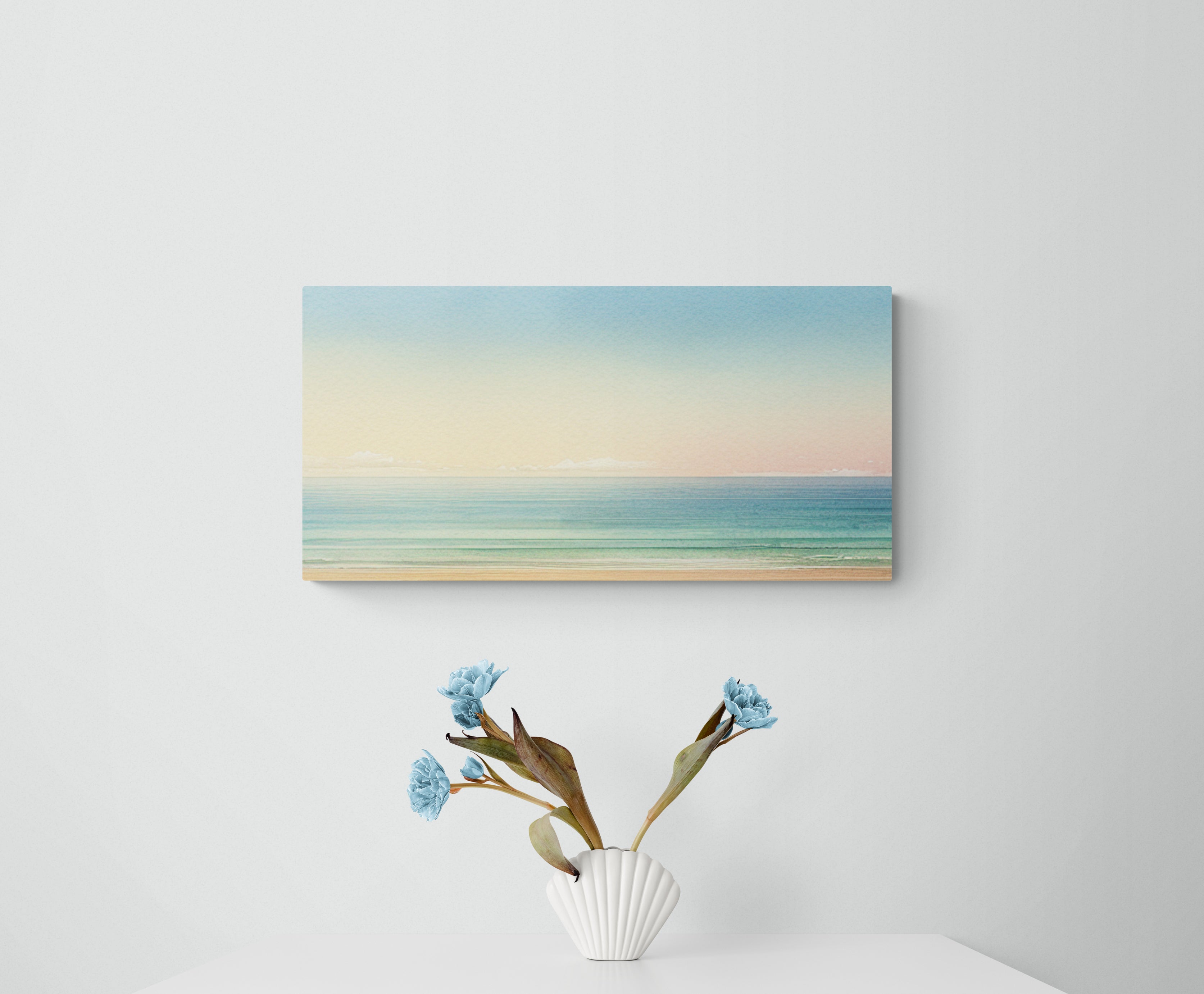 colorful-flowers-in-seashell-ceramic-vase_45.jpg